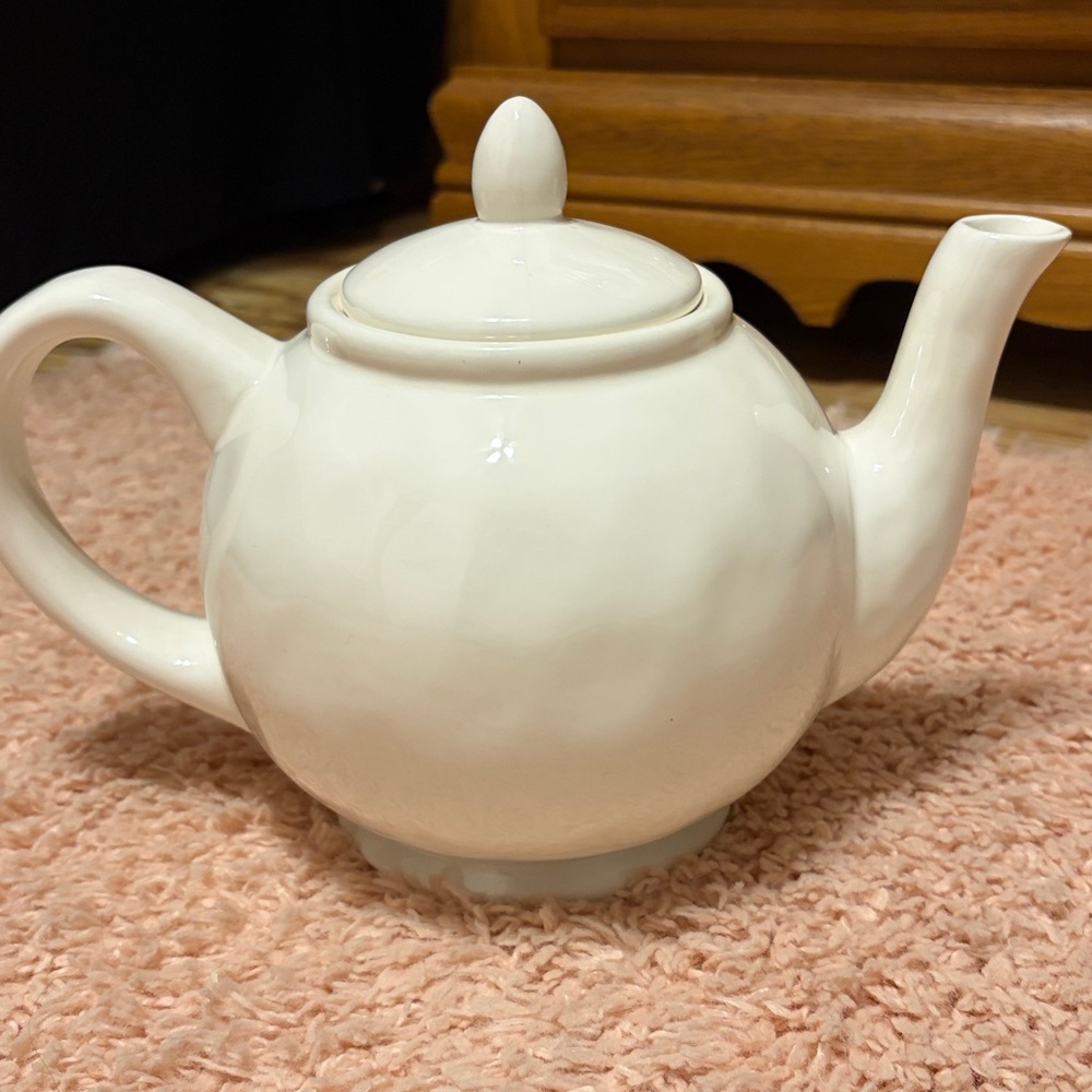 Rae Dunn TEA pot - Picture 2 of 5
